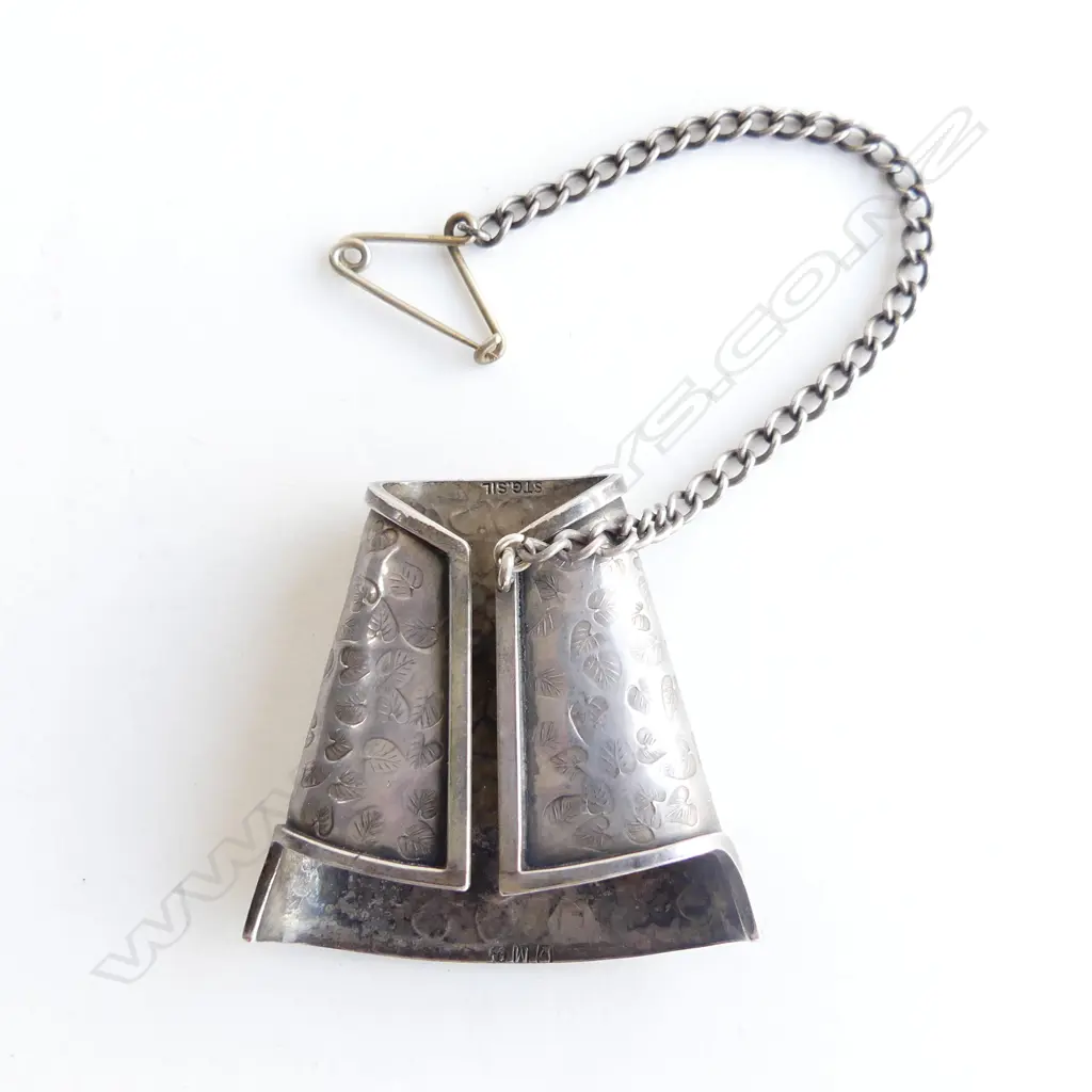 Russell Murphy vintage silver taniwha scarf clip, Image 1++